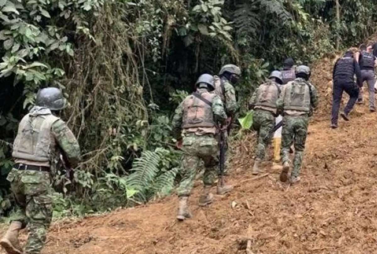 15.000 militares llegar&aacute;n a la frontera entre Colombia y Ecuador por disposici&oacute;n del presidente Gustavo Petro.