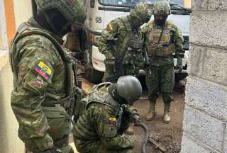 Tras operaciones militares en Ambato, militares detectaron una perforación clandestina en la tubería del poliducto.