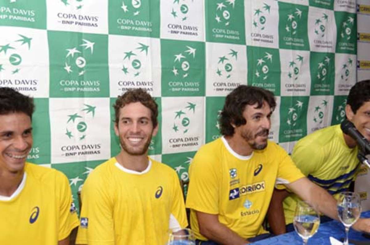 Los singlistas Rogerio Dutra Silva y Guilherme Clezar (1&deg; y 2&deg; de la izq.), aseguraron que est&aacute;n adaptados a la humedad de Guayaquil. Foto: API