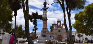 El monumento a Pedro Vicente Maldonado es muy emblem&aacute;tico en esta ciudad andina, que celebr&oacute; sus fiestas el pasado 21 de abril.
