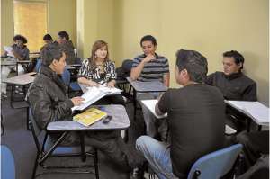 De acuerdo a cifras proporcionadas por Senescyt, por cada estudiante del sistema privado, 6 se encuentran en el sistema p&uacute;blico.  Archivo / el tel&eacute;grafo