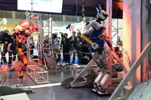 Dos de los robots estrella del evento forman parte de un proyecto lanzado tras el sismo y el tsunami del 11 de marzo de 2011. Foto: AFP