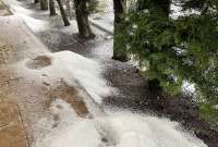 La capital azuaya registró una acumulación de lluvia y granizo. 