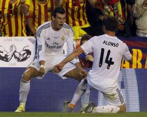 El gal&eacute;s celebr&oacute; con todos sus compa&ntilde;eros la victoria sobre el Barcelona. Foto: EFE