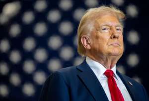 El magnate demandó a The new York Times y CBS News. Exige USD 10.000 millones.