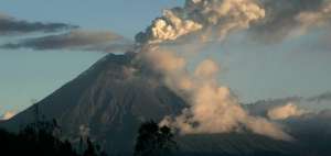 Estado de los volcanes preocupa a los agricultores de Sierra Centro