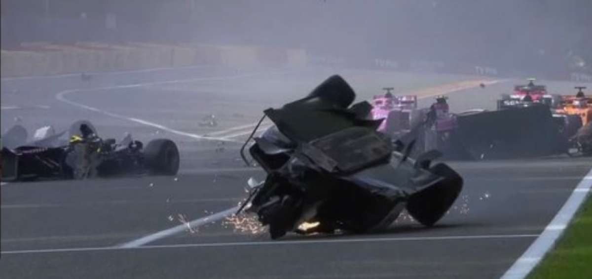 Presidente Moreno se solidariza con piloto Juan Manuel Correa tras accidente en la F2