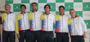 De izquierda a derecha, los tenistas Emilio G&oacute;mez, Roberto Quiroz, Diego Hidalgo, Gonzalo Escobar y Cayetano March. Ellos forman parte del equipo ecuatoriano de Copa Davis que enfrentar&aacute; a Venezuela este fin de semana en Miami.