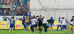 Delf&iacute;n se impone 2-1 ante Emelec en el Jocay de Manta