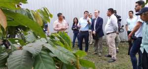 Ecuador y EE.UU. firman convenio de cooperaci&oacute;n agr&iacute;cola para cacao y caf&eacute;