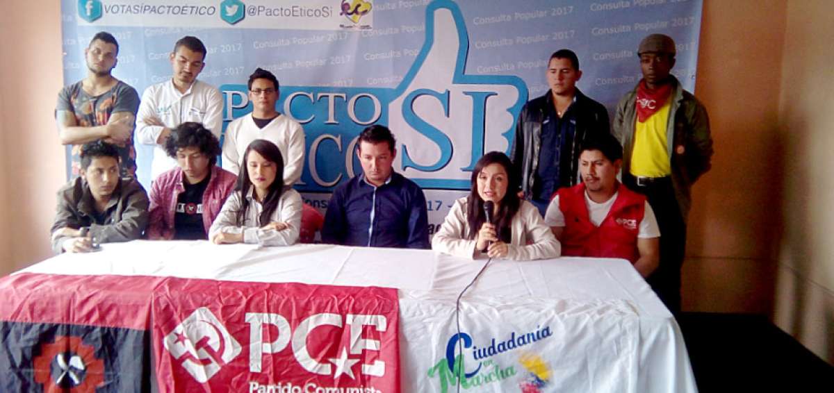 J&oacute;venes de organizaciones sociales manifestando su respaldo al Pacto &Eacute;tico.