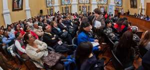 Los delegados de los barrios, gobiernos parroquiales y de varias organizaciones, gremios y asociaciones acudieron al Sal&oacute;n de la Ciudad del Municipio.