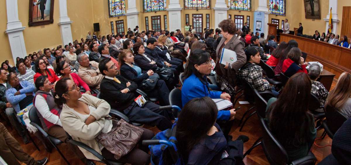 Los delegados de los barrios, gobiernos parroquiales y de varias organizaciones, gremios y asociaciones acudieron al Sal&oacute;n de la Ciudad del Municipio.