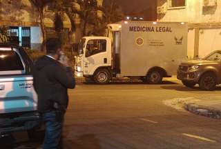 El cuerpo de la abogada Cecilia S. fue encontrado dentro de una lavadora y un balde en un departamento de Sauces 9, Guayaquil. La principal sospechosa del crimen sería su propia hija.
