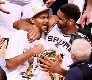 Tony Parker es uno de los jugadores emblem&aacute;ticos de los San Antonio Spurs, equipo con el que ha ganado 4 t&iacute;tulos de NBA. Foto: Archivo