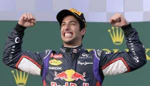 La descalificaci&oacute;n de Ricciardo supone el ascenso a la segunda clasificaci&oacute;n del dan&eacute;s Kevin Magnussen (McLaren) y la tercera a su compa&ntilde;ero, el brit&aacute;nico Jenson Button. Foto: EFE