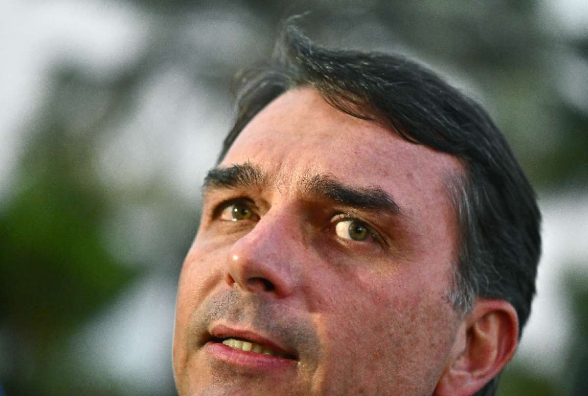 Flávio Bolsonaro, elegido candidato presidencial del Partido Liberal para 2026.