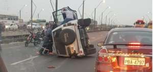 Un fallecido y tres heridos en puente de la Unidad Nacional