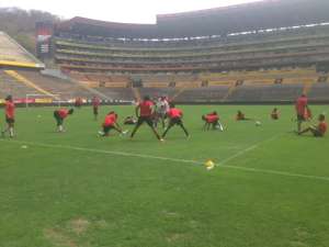 La selecci&oacute;n de Trinidad y Tobago entren&oacute; esta ma&ntilde;ana en el estadio Monumental. Foto: Alejandro Bellolio/El Tel&eacute;grafo