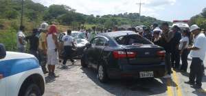 En el sitio La Sabana, de la v&iacute;a a Chone, en el norte de Manab&iacute;, se registr&oacute; un choque entre dos veh&iacute;culos. El saldo de la colisi&oacute;n fue 2 muertos y 8 heridos. 