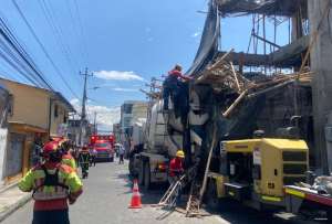 Emergencia en Tumbaco por colapso de una construcci&oacute;n