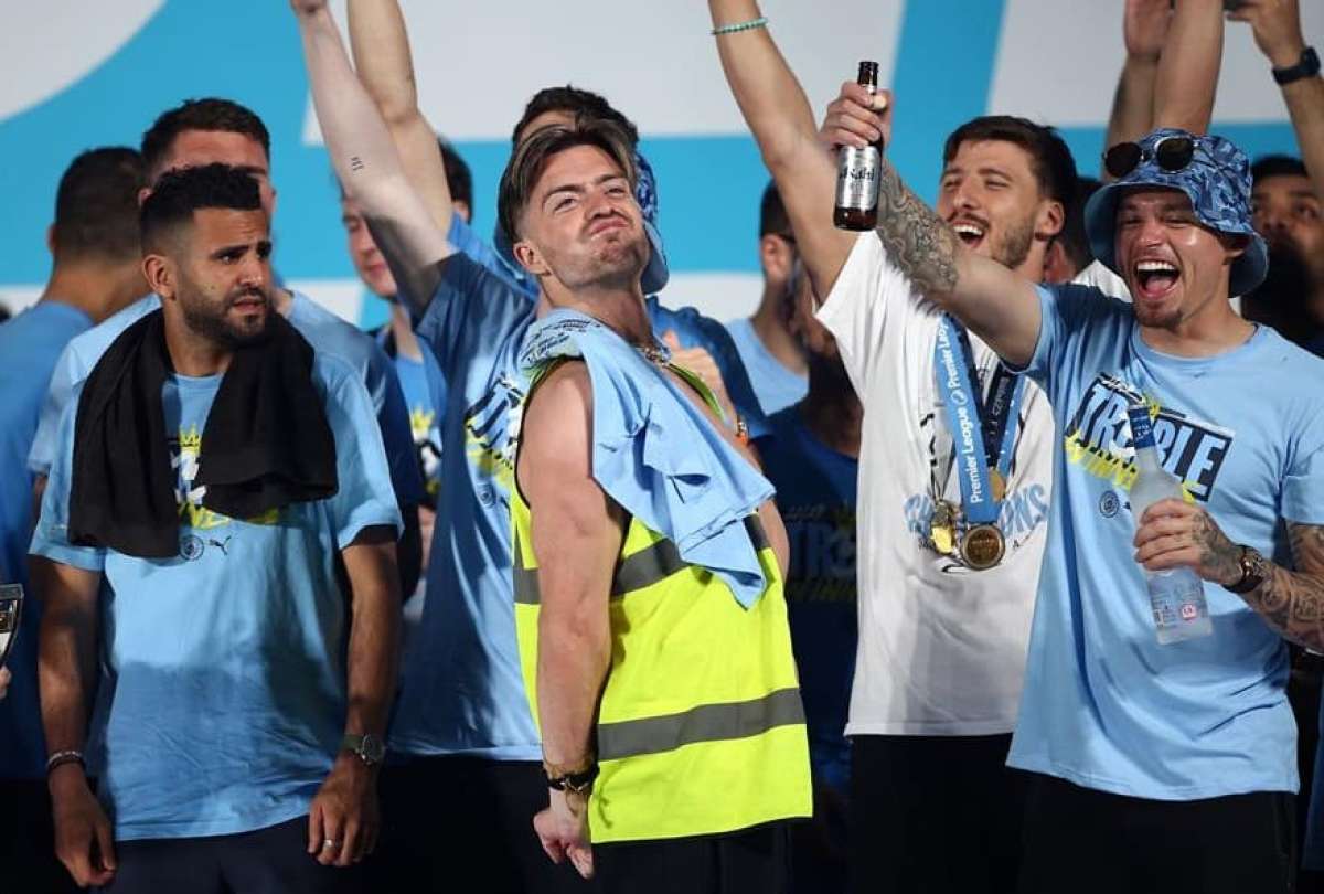 Jack Grealish (verde) fue uno de los que más festejó el título
