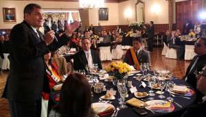 Correa dijo a los estudiantes que "no hay mayor rebeld&iacute;a que las grandes ideas, la ilustraci&oacute;n y el conocimiento". Foto: Cortes&iacute;a de la Presidencia