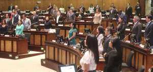 Con el apoyo de 5 legisladores se aprob&oacute; informe para enmendar la Constituci&oacute;n