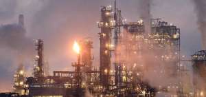 El petr&oacute;leo se afianza en $ 50