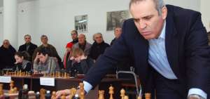 Kasparov, rey del ajedrez, sale de su retiro para afrontar un &uacute;ltimo desaf&iacute;o