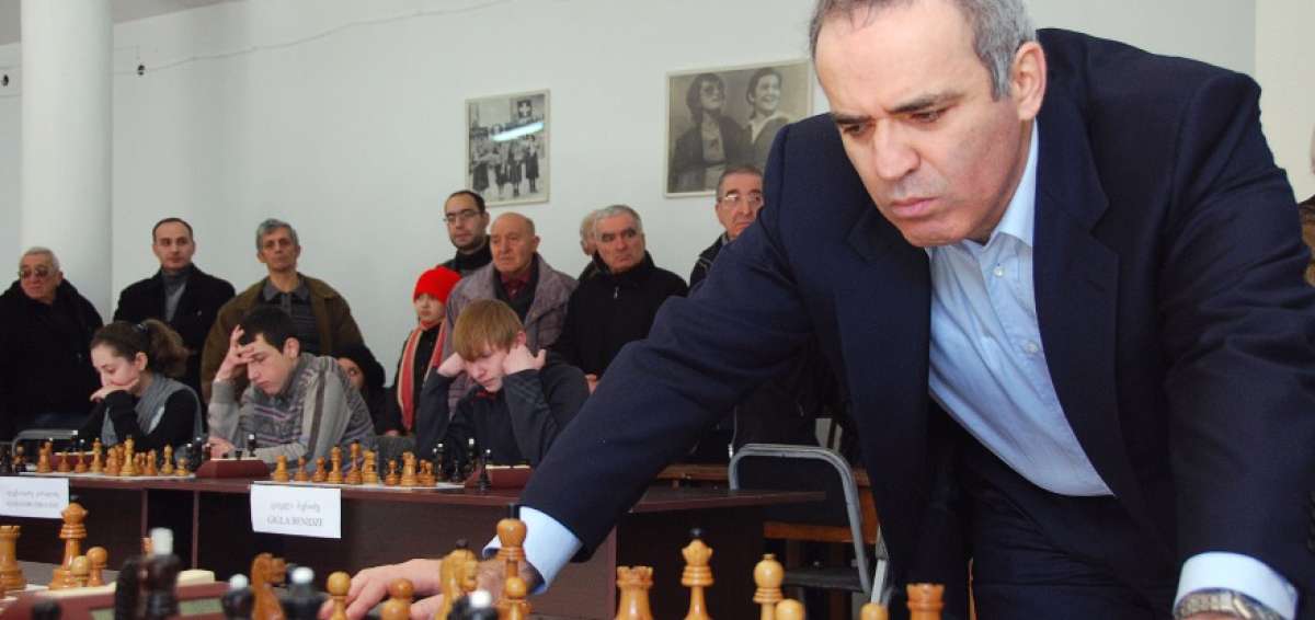 Kasparov, rey del ajedrez, sale de su retiro para afrontar un &uacute;ltimo desaf&iacute;o