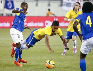 Juan Cazares (18) ha sido uno de los jugadores en los cuales Vizuete ha confiado en los dos amistosos de Ecuador. Foto: AFP