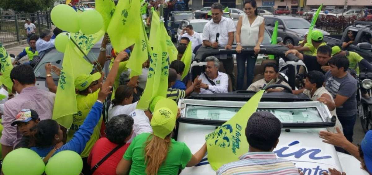 El exvicepresidente hizo un recorrido desde el aeropuerto de Guayaquil hasta Dur&aacute;n. 