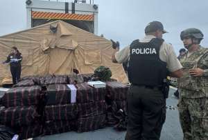 La Guardia Costera de Estados Unidos apoyó el operación contra el tráfico de drogas en altamar.