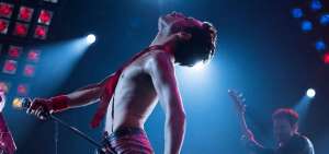 &rarr;Rami Malek durante la cinta Bohemian Rhapsody.    