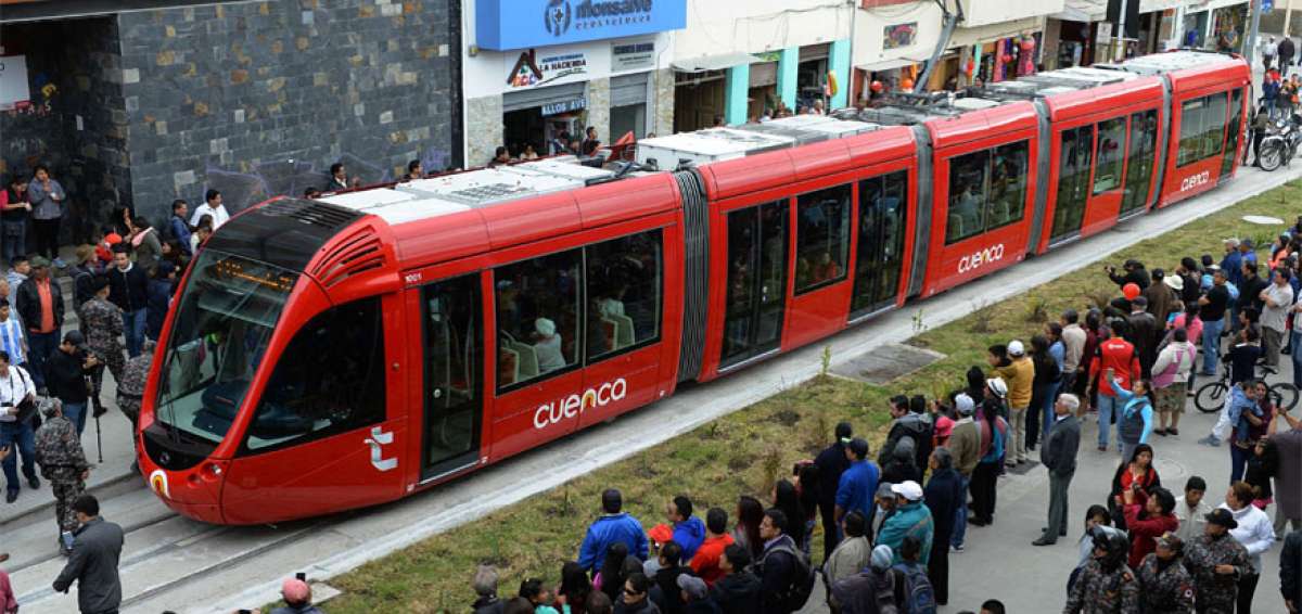 La m&aacute;quina tranviaria ha llegado en sus recorridos hasta la terminal terrestre de Cuenca, lo que significa que 16 de los 20 kil&oacute;metros de riel est&aacute;n listos.