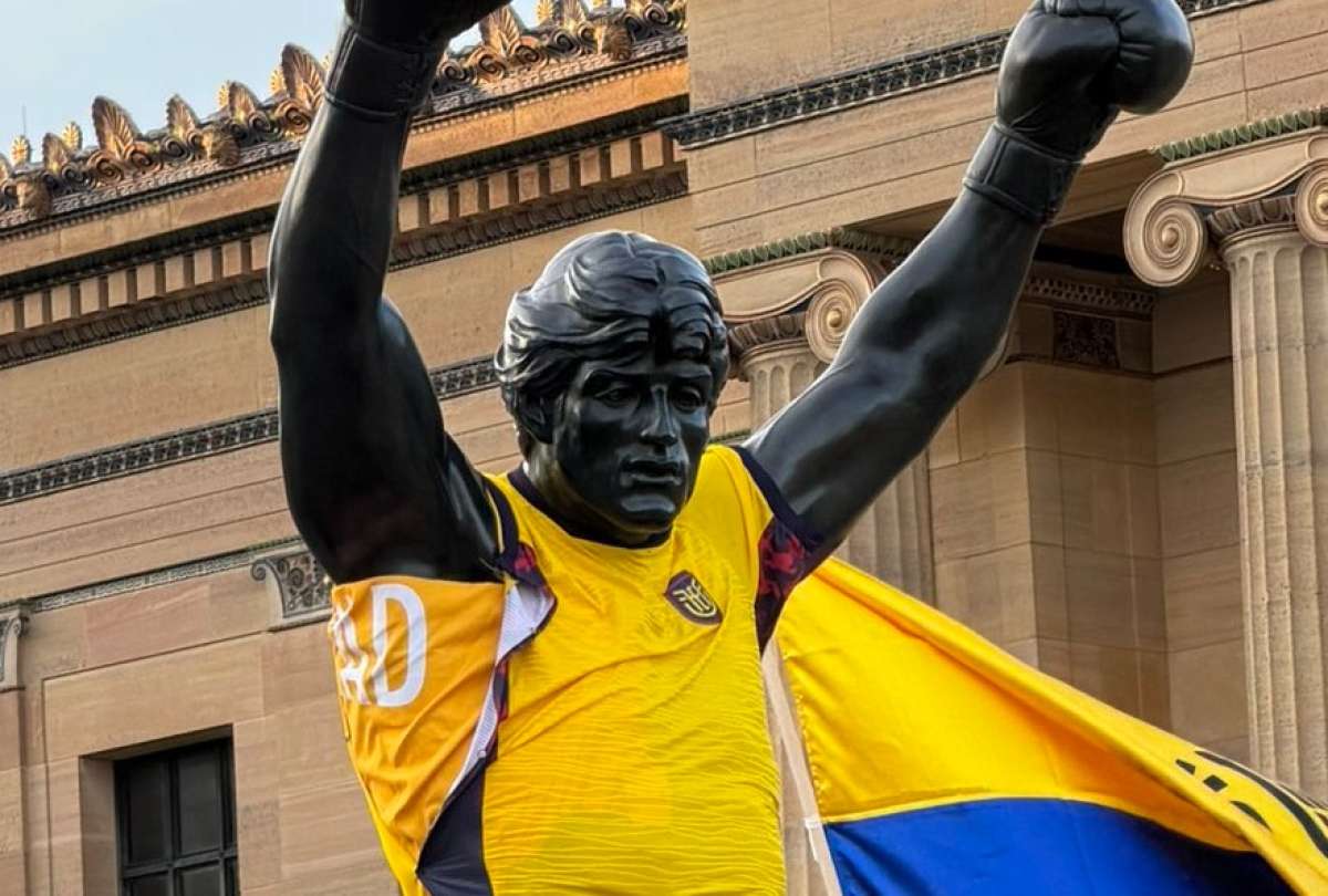 La ca&iacute;da de Ecuador en el Mundial 2026 desat&oacute; bromas en redes sociales. Desde Pensilvania, autoridades tur&iacute;sticas sugirieron en tono jocoso que intervenir la estatua de Rocky trae mala suerte a los equipos visitantes.