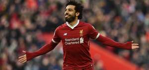 El egipcio Mohamed Salah marc&oacute; su primer triplete de la temporada e igual&oacute; a Pierre-Emerick Aubameyang como m&aacute;ximo goleador de la Premier.