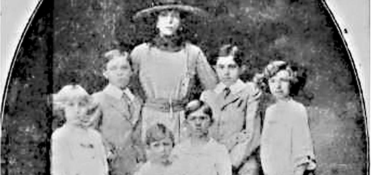 Reina de Espa&ntilde;a se moviliza por la familia real rusa