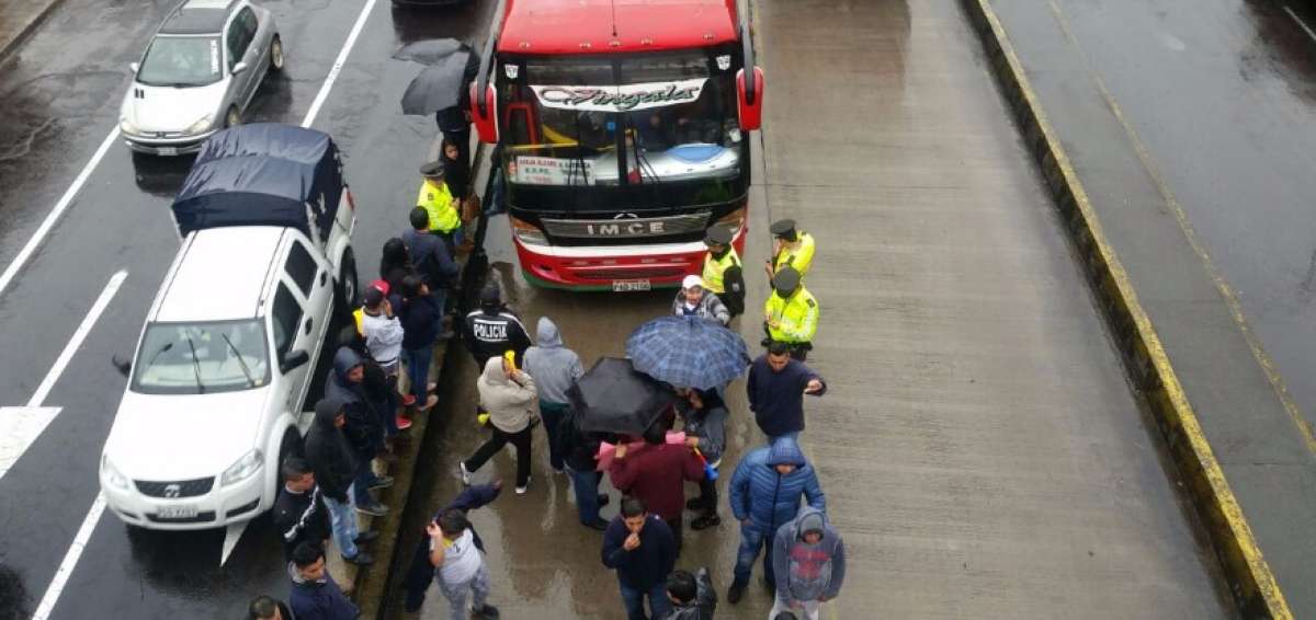 Gendarmes realizaron controles para permitir que haya circulaci&oacute;n vehicular.