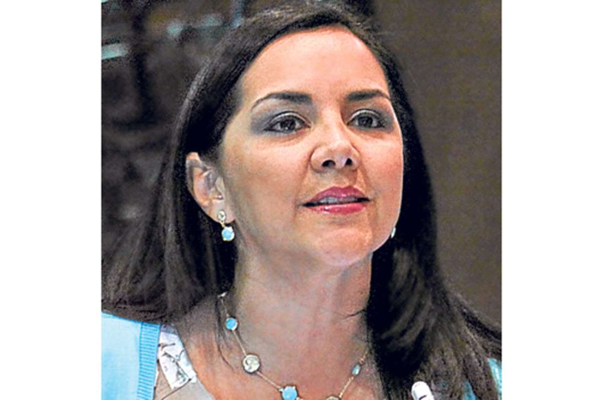 Larrea presidi&oacute; di&aacute;logo en Manab&iacute;