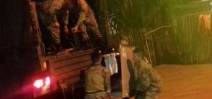 13 familias evacuadas en Huaquillas por fuerte lluvia