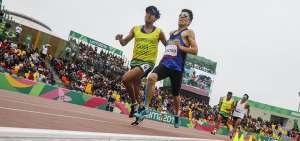 El paratleta nacional Darwin Castro (d) y uno de sus gu&iacute;as Diego Ar&eacute;valo, intervendr&aacute;n en los 5.000 m del Mundial de Dub&aacute;i.