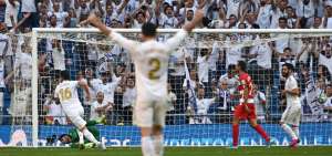 El Real Madrid sufre para vencer al Granada por la Liga