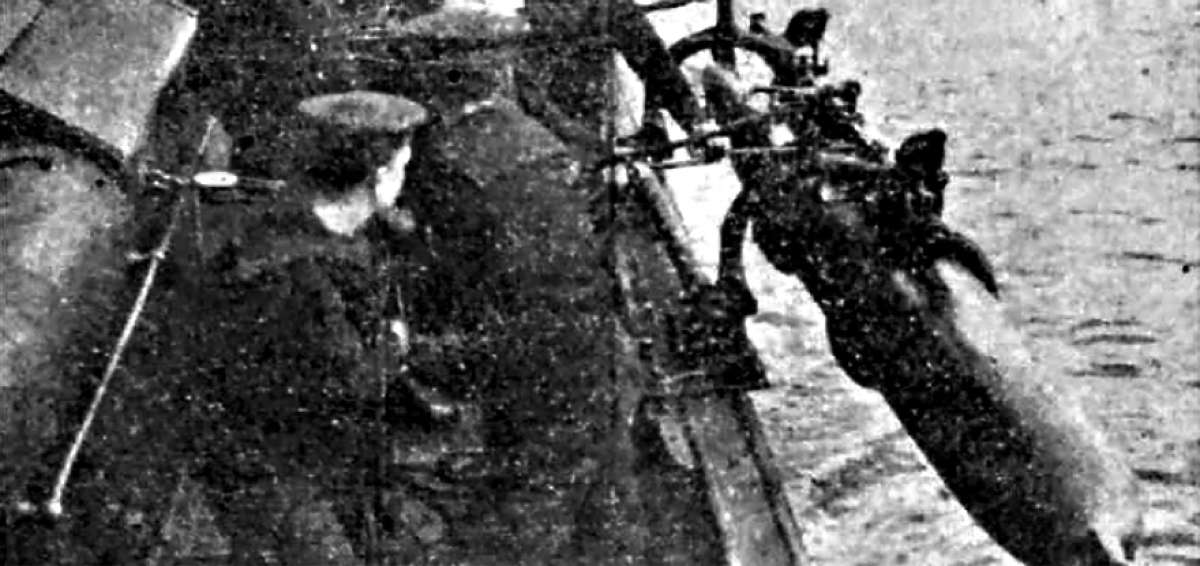 Naves brit&aacute;nicas entrenan antes del combate