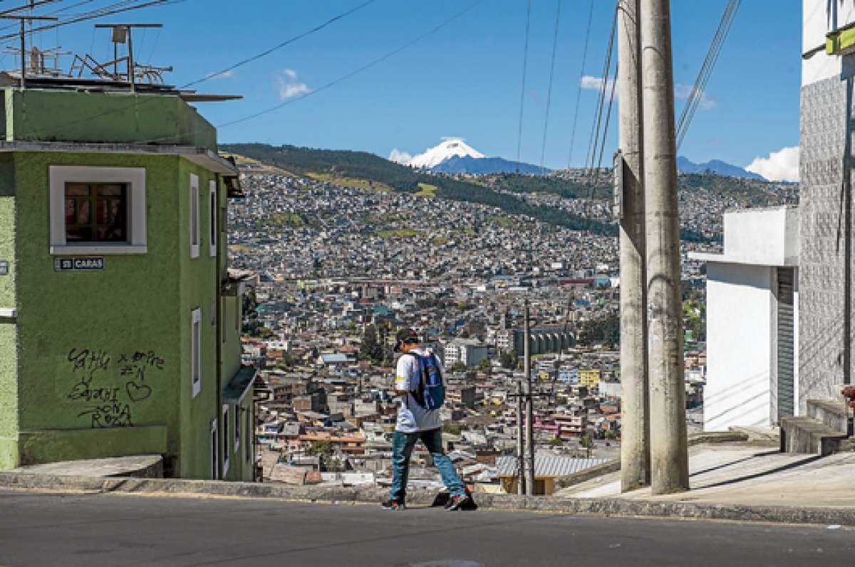 La modernizaci&oacute;n y crecimiento de la ciudad han cambiado la composici&oacute;n social del barrio La Colmena. Foto: Fernando Sandoval / El Telegrafo. 
