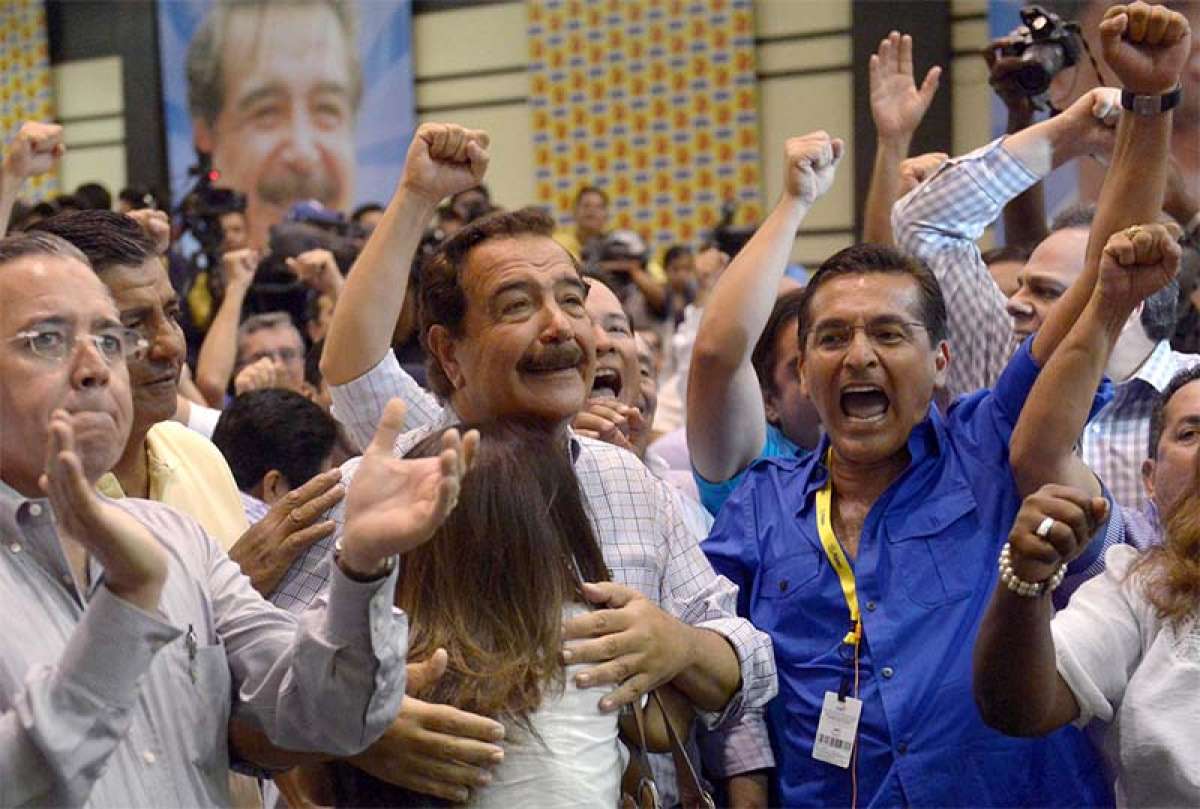 El alcalde reelecto de Guayaquil, Jaime Nebot, recibi&oacute; los resultados de las elecciones del pasado domingo en el Centro de Convenciones de Guayaquil. 