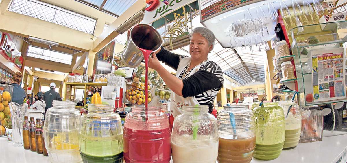 Susana Urrutia, due&ntilde;a del local Susy Juice, ubicado al interior del mercado Modelo, es parte de la campa&ntilde;a.