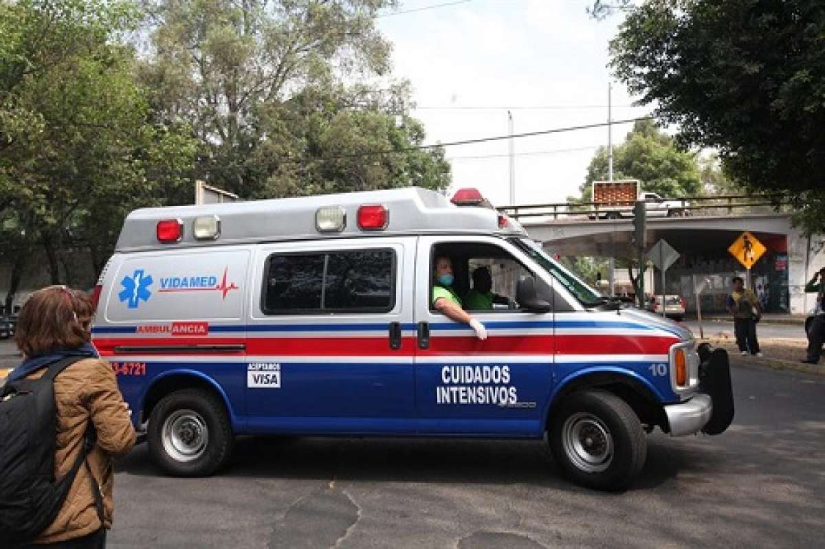 Una ambulancia traslada a su casa al escritor colombiano Gabriel Garc&iacute;a M&aacute;rquez hoy,, en Ciudad de M&eacute;xico. Foto: EFE