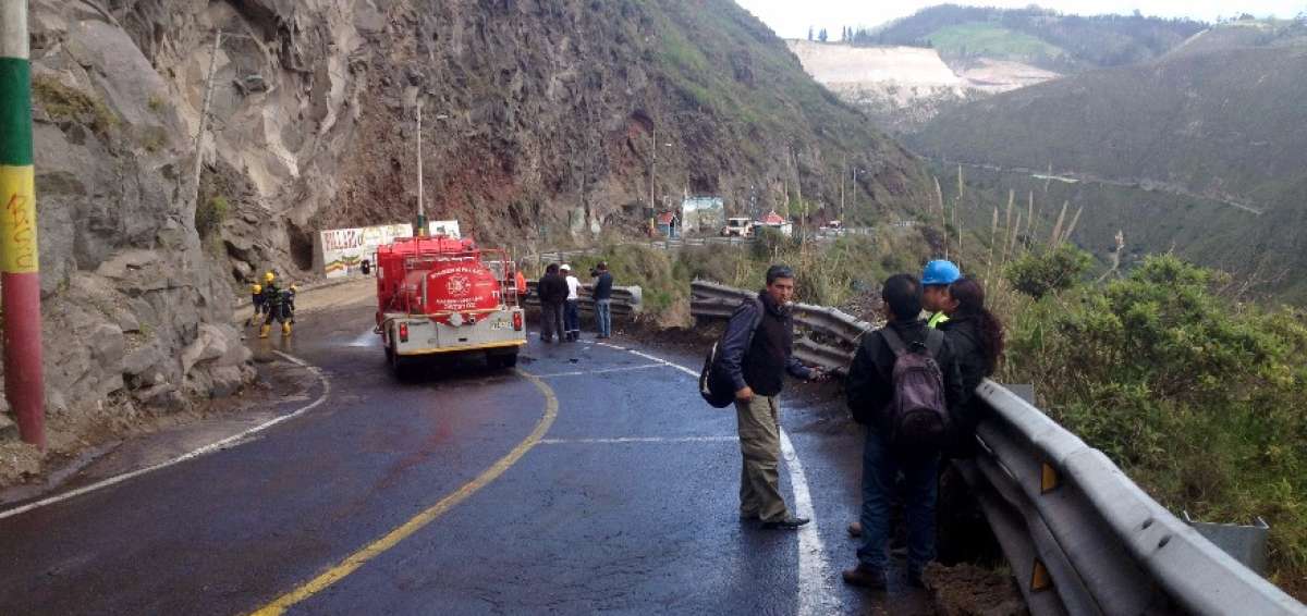 La v&iacute;a Ambato-P&iacute;llaro se reabri&oacute; al tr&aacute;nsito vehicular
